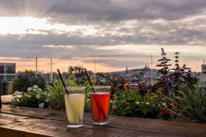 Terraces and rooftops in Paris, a beautiful place to have a drink
