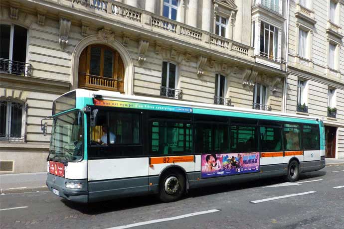 A Practical Guide For Getting Around Paris By Bus Lodgis Blog