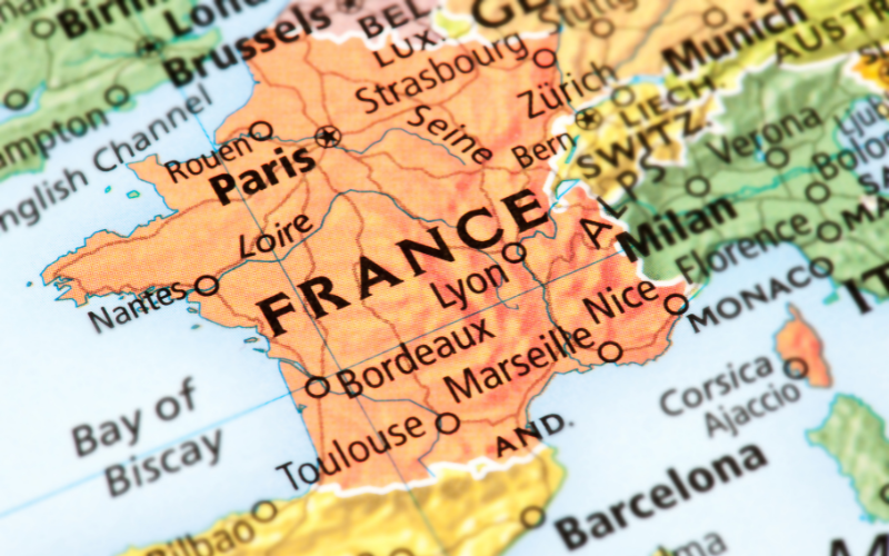 Returning to France after living abroad: housing and resettlement